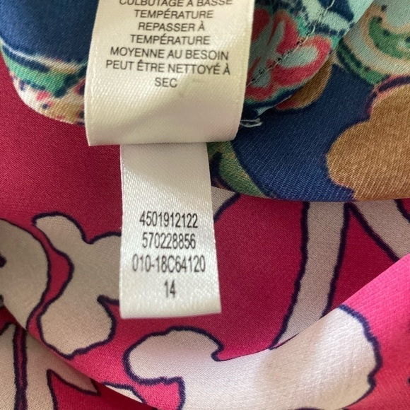 Gorgeous top size 0 Chico’s bell sleeves size 4 Small - Picture 8 of 12